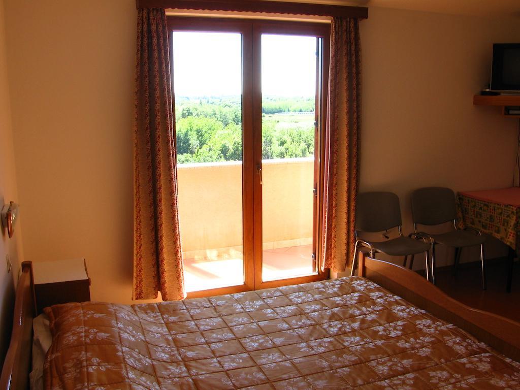 Guest House Caterina Poreč Exteriör bild