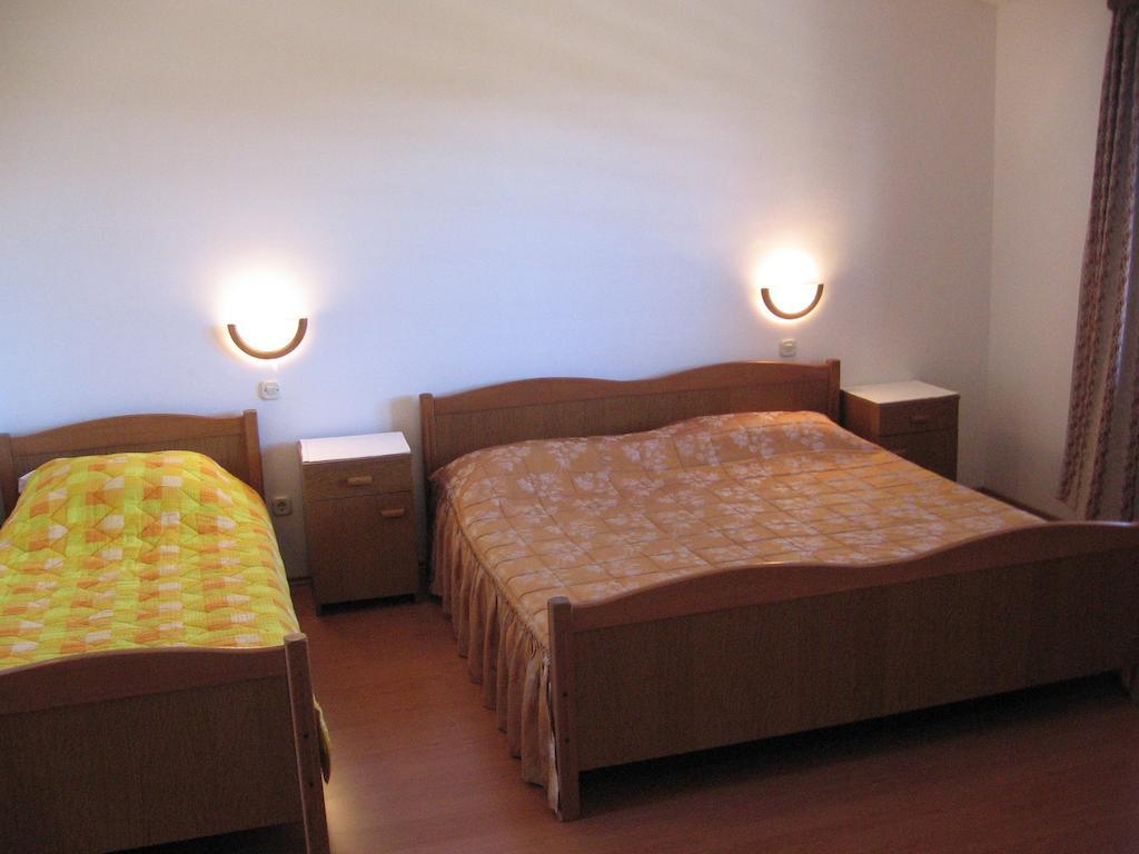 Guest House Caterina Poreč Exteriör bild